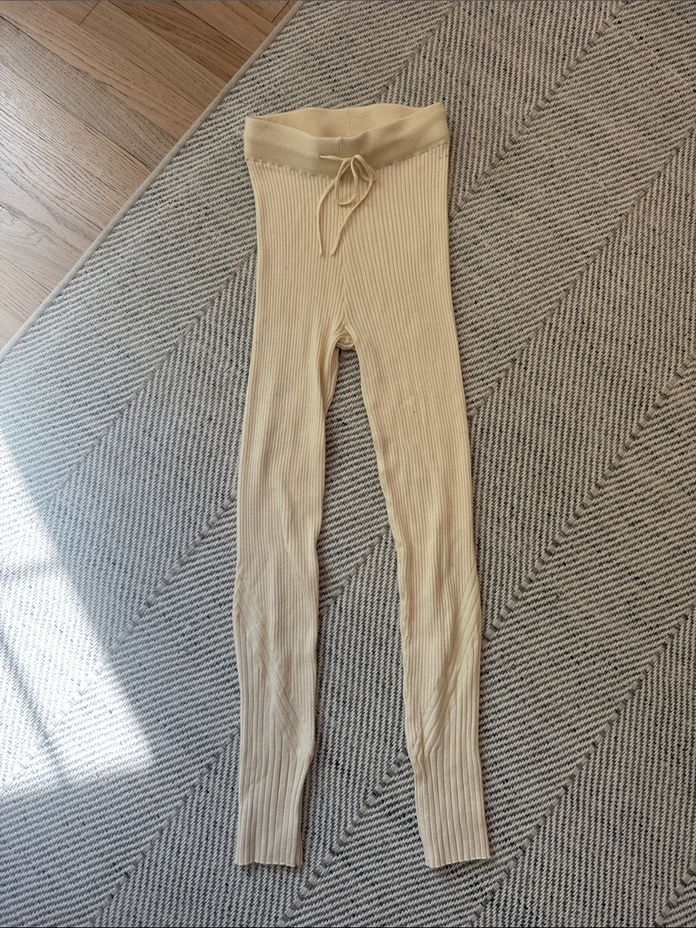Varley Ribbed Knit Cream Leggings with Drawstring Waist small